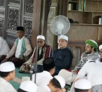 Gubernur Kalbar Ria Norsan menghadiri peringatan Maulid Nabi Muhammad SAW di Ponpes Ar-Rahim 2, Sungai Kakap. (instagram.com/adpim.provkalbar)