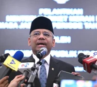 Prabowo Subianto melantik Suahasil Nazara sebagai Menteri Keuangan di Istana Negara. (Foto: BPMI Setpres)