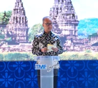 Menperin Agus Gumiwang Kartasasmita Menteri Perindustrian Agus Gumiwang Kartasasmita saat memberikan sambutan di ITMF & IAF World Fashion Convention 2025 di Yogyakarta. (Dok. Kemenperin)