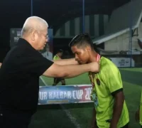 Sekretaris Daerah Kalimantan Barat Harisson saat menutup Turnamen Mini Soccer ASN se-Kalimantan Barat di Pontianak, Minggu (1/2/2026).