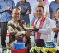 Wagub Kalbar Krisantus Kurniawan menghadiri HUT ke-33 CU Keling Kumang di Sekadau, (25/3/2026).