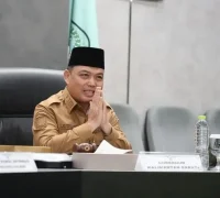 Gubernur Kalimantan Barat Ria Norsan saat peluncuran Monev Keterbukaan Informasi Publik 2026 di Ruang DAR Pontianak.