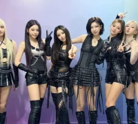 NMIXX dengan lagu Blue Valentine bertahan di di Top 40 Radio Mediabase AS.