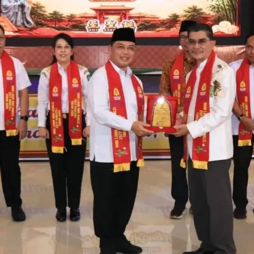 Gubernur Kalbar Ria Norsan menghadiri Peringatan Hari Lahir Nabi Kongzi 2577 di Pendopo Gubernur Kalbar.