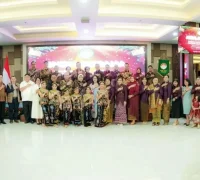 Perayaan Natal Bersama DWP Kalbar 2025 di Aula Garuda Kantor Gubernur Kalbar. (instagram.com/adpim.provkalbar)