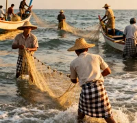 Ilustrasi - Aktivitas nelayan Indonesia melaut.