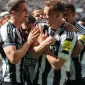 Pemain Newcastle United merayakan gol saat mengalahkan Brighton 3-1 di St James Park.