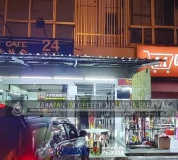 Petugas Imigrasi Malaysia mengamankan tiga warga negara Indonesia dalam Operasi Sapu (OPS SAPU) di kawasan komersial Kuching, Sarawak.