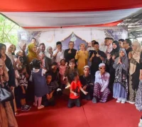 Suasana open house Sujiwo dipenuhi warga dengan nuansa kekeluargaan di Kubu Raya, 23/3/2026.