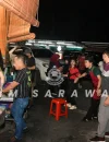 Petugas Imigresen Malaysia melakukan razia terhadap warga negara asing di tempat makan kawasan Bintulu, Sarawak. (Foto: JIM Sarawak)
