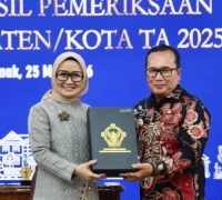Bupati Kubu Raya Sujiwo menerima LHP LKPD 2025 dengan opini WTP dari BPK RI Perwakilan Kalbar di Pontianak.