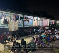 Petugas Departemen Imigrasi Malaysia menggelar Ops MEGA Terintegrasi di kawasan pekerja di Miri, Sarawak, dan mengamankan 175 WNI termasuk puluhan anak-anak.