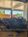 Petugas Imigrasi Malaysia saat melakukan operasi penertiban pekerja asing di kawasan Bintulu Sarawak.