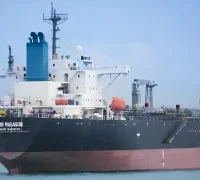 Kapal tanker milik PT Pertamina International Shipping melintas di jalur pelayaran dekat Selat Hormuz di kawasan Timur Tengah.