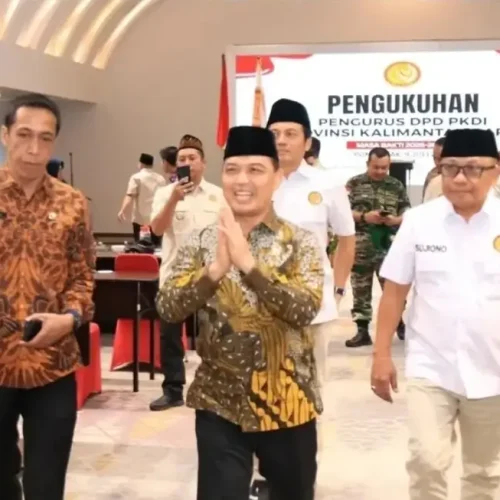 Gubernur Kalimantan Barat Ria Norsan mengukuhkan pengurus DPD PKDI Kalbar di Hotel Mercure Pontianak dan menyampaikan Kalbar telah bebas dari desa tertinggal.