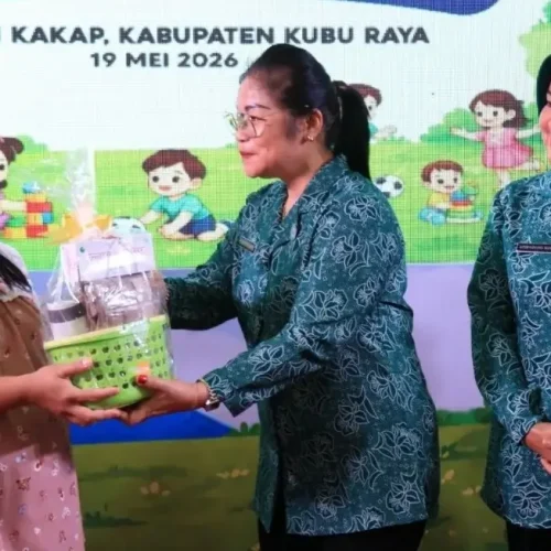 Donata Krisantus dalam Kampanye Kesehatan PKK Kalbar untuk percepatan pencegahan stunting di Sungai Kakap, Kubu Raya.