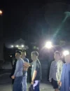 Petugas Imigrasi Malaysia melakukan razia pekerja asing ilegal di kawasan proyek Kuching, Sarawak.