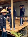 Bupati Kubu Raya Sujiwo saat memimpin aksi bersih-bersih di Pasar Sungai Kakap (2/5/2026).