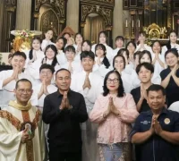 Wagub Kalbar Krisantus Kurniawan menghadiri perayaan Malam Paskah di Katedral Santo Yosef Pontianak, (4/4/2026).