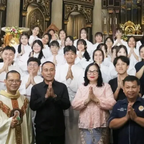 Wagub Kalbar Krisantus Kurniawan menghadiri perayaan Malam Paskah di Katedral Santo Yosef Pontianak, (4/4/2026).