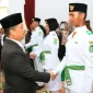 Gubernur Kalbar Ria Norsan mengukuhkan Paskibraka Kalbar 2026
