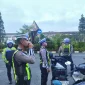 Personel Sat Lantas Polresta Pontianak melakukan patroli subuh untuk mengantisipasi balap liar di Kota Pontianak.
