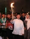 Gubernur Kalbar Ria Norsan melepas peserta Pawai Obor Akbar di Masjid Mujahidin Pontianak menyambut Ramadan 1447 H.