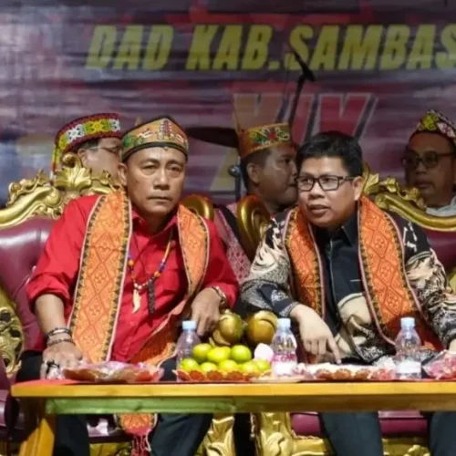 Wakil Gubernur Kalimantan Barat Krisantus Kurniawan menutup PGD Naik Dango ke-19 di Rumah Ramin Bantang Nek Riu, Sambas.