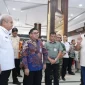 Menteri PKP Maruarar Sirait bersama Sekda Kalbar membahas pembiayaan hunian dan UMKM di Pontianak.