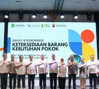 Rakor Pemprov Kalbar membahas strategi pengendalian harga kebutuhan pokok jelang Natal dan Tahun Baru 2026. (instagram.com/adpim.provkalbar)