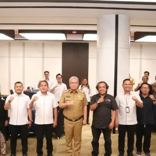 Sekda Kalbar Harisson membuka kegiatan sinergi antara BPJS Ketenagakerjaan dan AMSI Kalbar untuk meningkatkan kepesertaan jaminan sosial pekerja.