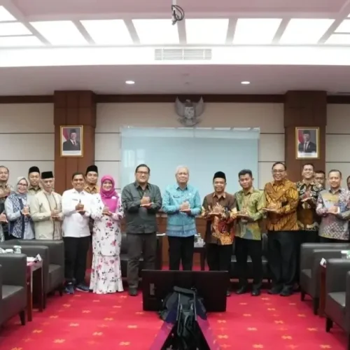 Sekda Kalbar Harisson bersama Bank Indonesia Kalbar dalam agenda Coffee Morning penguatan ekonomi syariah di Kantor Perwakilan Bank Indonesia Kalbar, Jumat (22/5/2026)