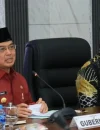 Ria Norsan menerima kunjungan delegasi Pemerintah Sarawak di Kantor Gubernur Kalimantan Barat untuk membahas kerja sama industri halal dan konektivitas perbatasan Borneo.