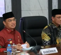 Ria Norsan menerima kunjungan delegasi Pemerintah Sarawak di Kantor Gubernur Kalimantan Barat untuk membahas kerja sama industri halal dan konektivitas perbatasan Borneo.