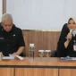 Sekda Kalbar Harisson memberikan pembekalan kepada jajaran Bapenda kabupaten dan kota se-Kalimantan Barat terkait optimalisasi penagihan pajak daerah di BPSDM Kalbar.