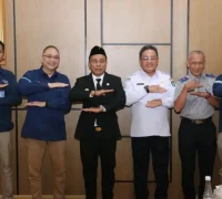 Wakil Gubernur Kalbar Krisantus Kurniawan menerima kunjungan GM PT ASDP Cabang Pontianak di ruang kerjanya.