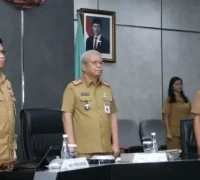 Sekretaris Daerah Provinsi Kalimantan Barat, dr. Harisson, M.Kes., mengikuti Rakor Pengendalian Inflasi Nasional yang dipimpin Mendagri Tito Karnavian secara virtual dari Kantor Gubernur Kalbar, Selasa (4/11/2025).(instagram.com/adpim.provkalbar)