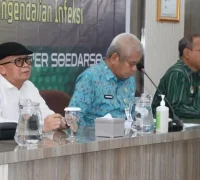 Sekda Kalimantan Barat Harisson saat menghadiri evaluasi Program PMKP di RSUD dr Soedarso Pontianak.