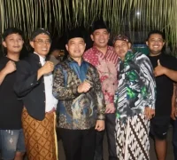 Gubernur Kalimantan Barat Ria Norsan menghadiri HUT ke-62 Kesenian Kuda Kepang Maju Tresno di Siantan Hulu, Pontianak.