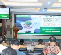 Sekda Kalbar Harisson membuka Rakor Perencanaan CSR 2025 untuk mendorong sinergi perusahaan dalam pembangunan daerah. (MC Kalbar)