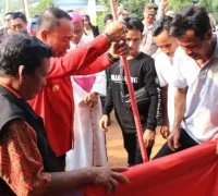 Wagub Kalbar Krisantus Kurniawan meresmikan Pastoran Santo Filipus Mentebah di Kapuas Hulu.