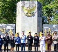 Sekda Kalbar usai upacara Hari Berkabung Daerah di Makam Juang Mandor Landak untuk mengenang Tragedi Mandor.