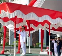Gubernur Kalbar Ria Norsan memimpin upacara Hari Lahir Pancasila 2026 di Halaman Kantor Gubernur Kalbar Pontianak.