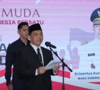 Gubernur Kalbar Ria Norsan memimpin upacara peringatan Hari Sumpah Pemuda ke-97 di Aula Garuda Kantor Gubernur Kalbar, Pontianak. (instagram.com/adpim.provkalbar)