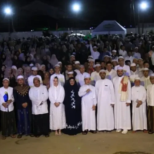Gubernur Kalbar, Ria Norsan menghadiri Haul Habib Amin di Pondok Pesantren Makarim El Akhlaq Singkawang.