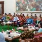 Pertemuan antara Gubernur Kalbar, Ria Norsan, dan delegasi Pemerintah Jerman Wakil Menteri BMZ Jerman Bärbel Kofler bersama Gubernur Kalbar Ria Norsan membahas kerja sama investasi energi terbarukan di Pontianak. (instagram.com/adpim.provkalbar)