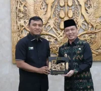 Pertemuan antara Pemerintah Provinsi Kalimantan Barat dan PT Pertamina Patra Niaga Regional Kal (1) Gubernur Kalimantan Barat Ria Norsan saat pertemuan koordinasi distribusi BBM dan gas dengan Pertamina Patra Niaga di Istana Rakyat, Kalbar, Kamis (9/10/2025). (instagram.com/adpim.provkalbar)