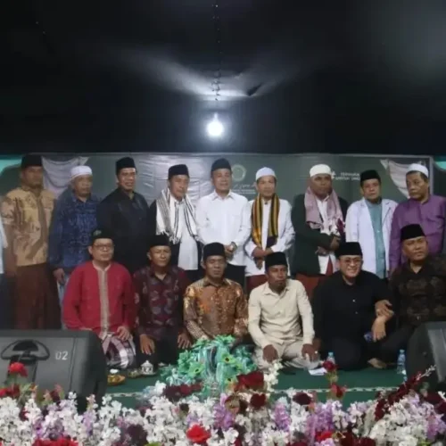 Wakil Gubernur Kalbar Krisantus Kurniawan menghadiri Haflatul Imtihan dan pelepasan santri di Mempawah.