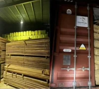 Petugas Polisi Sarawak memperlihatkan barang bukti penyelundupan asal Indonesia senilai RM1,4 juta yang disita dalam operasi di Bau