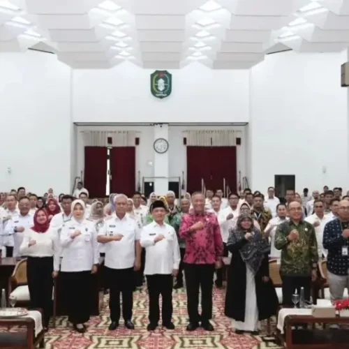 Gubernur Ria Norsan membuka workshop policy brief Balai Petitih, Kantor Gubernur Kalbar, Rabu (1/4/2026).